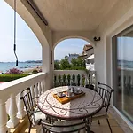 Beachfront Jackie Srima