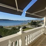 Beachfront Jackie Apartment