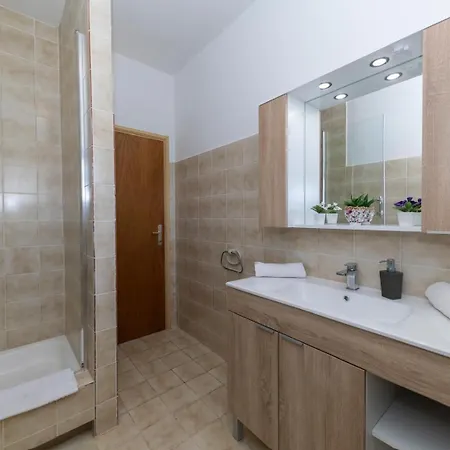 Beachfront Jackie Apartmán