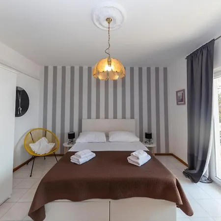 公寓 Beachfront Jackie 斯里马