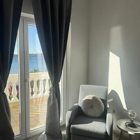 Beachfront Jackie Apartment Srima