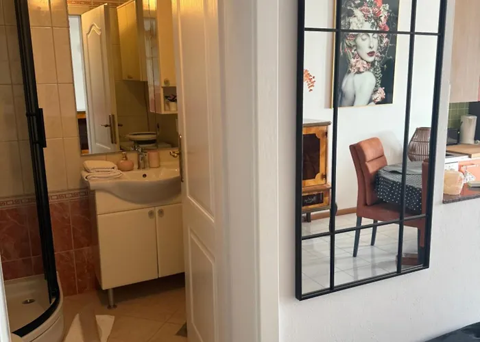 Beachfront Jackie Srima