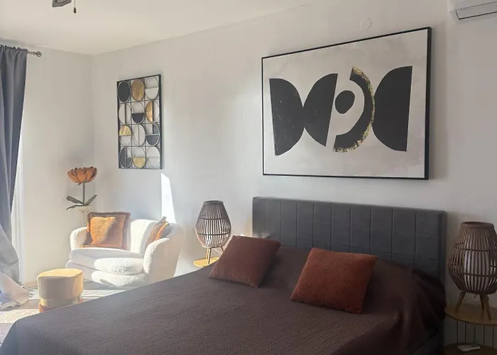 Beachfront Jackie Srima